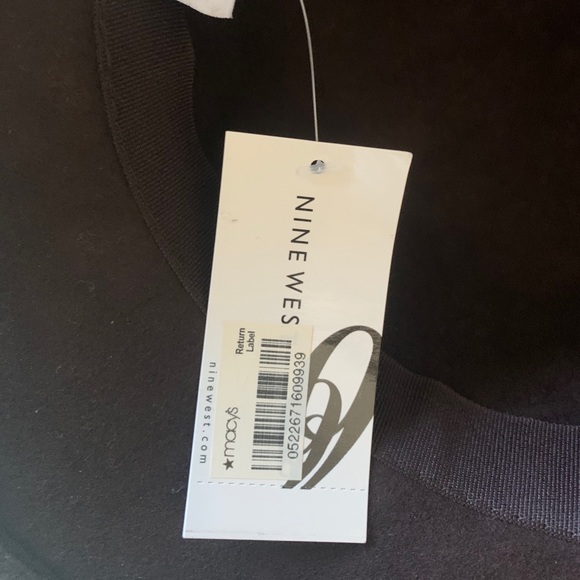 Hat - Picture 2 of 4